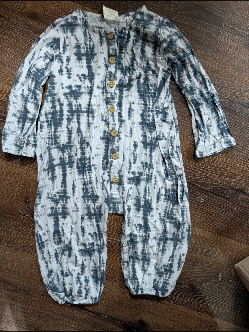 kate quinn WOODS Blue and White Tie-Dye Button Front Baby One-Piece